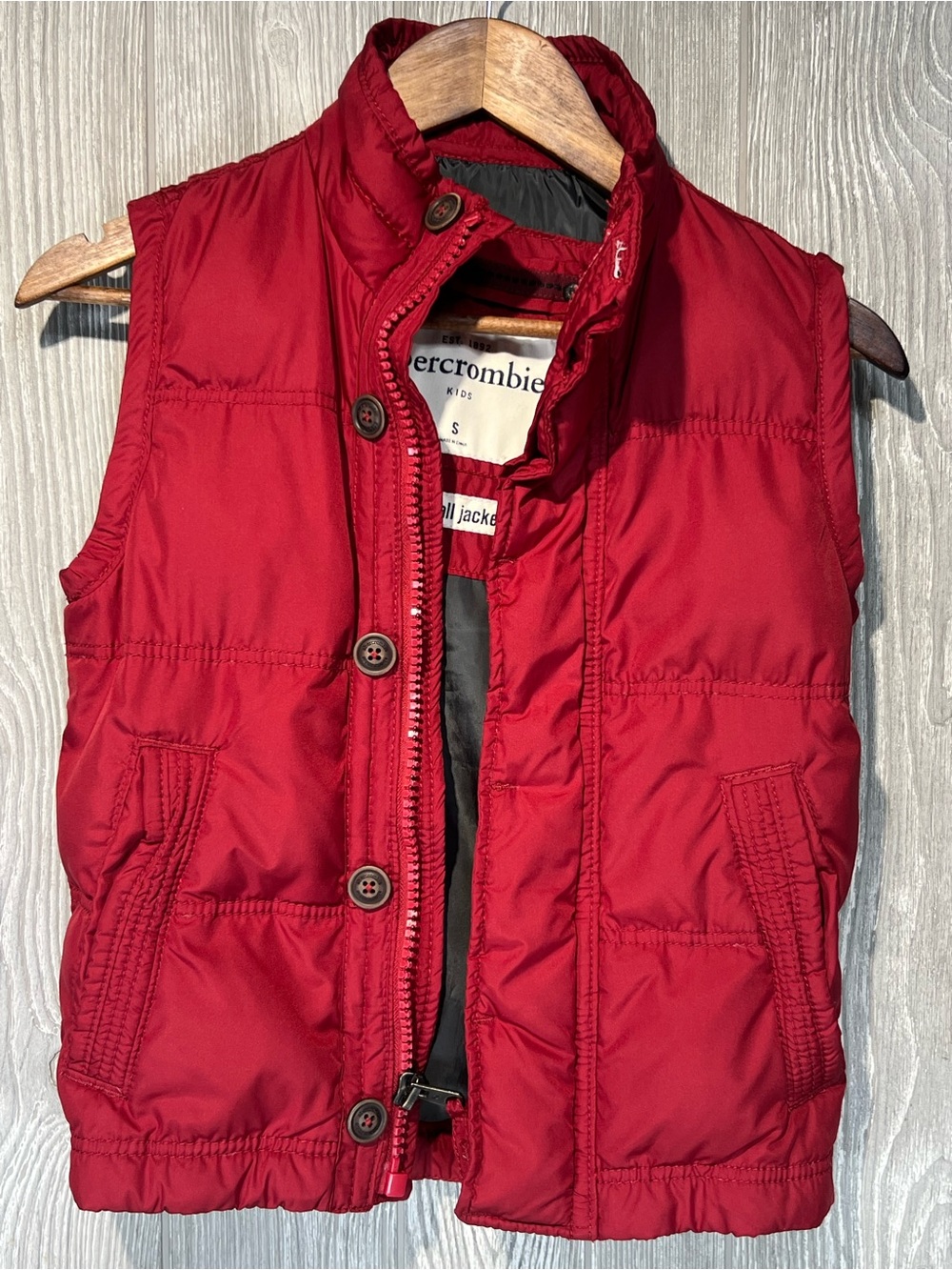 Abercrombie Kids Kempshall Puffer Vest Red Down Filled Size S Full Zip - EUC